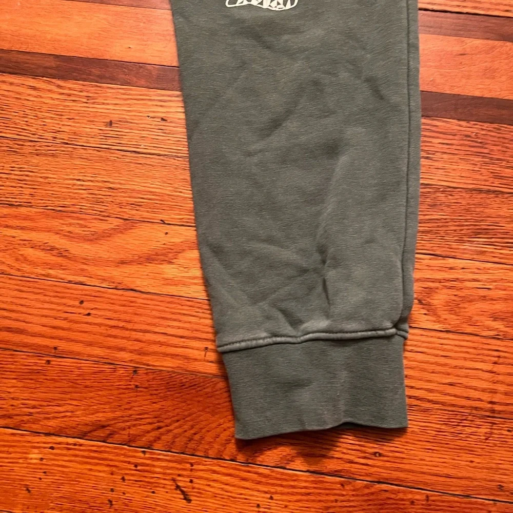 B.Wood men’s joggers Medium. Terri cloth interior. Made in the U.S - Picture 6 of 11
